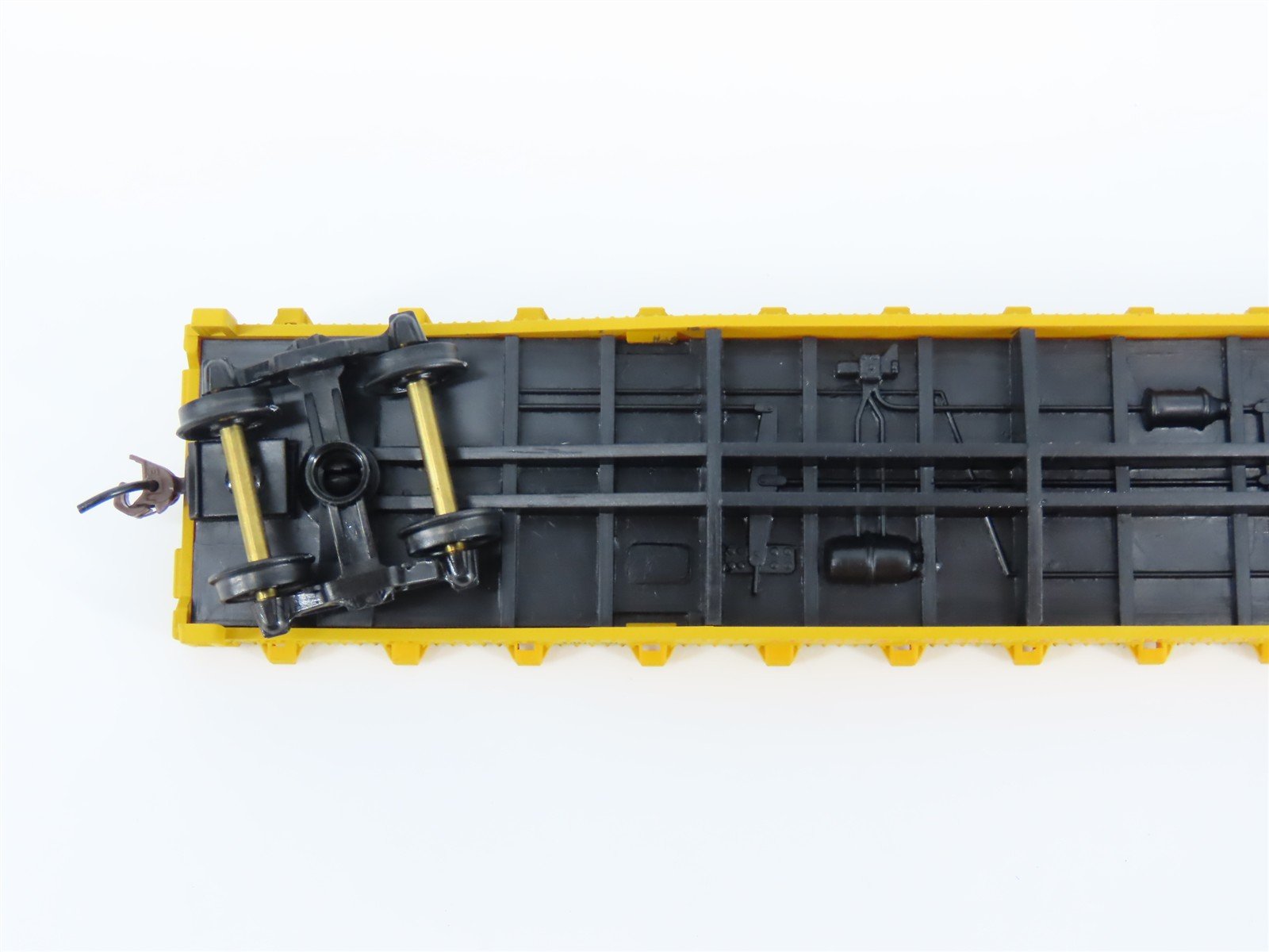 HO Scale Walthers Trainline 931-603 UP Union Pacific 50' Flat Car #58801