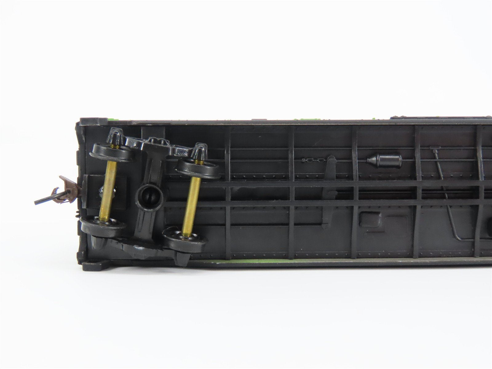 HO Scale Walthers Trainline 931-673 CP Canadian Pacific 50' Box Car #81046