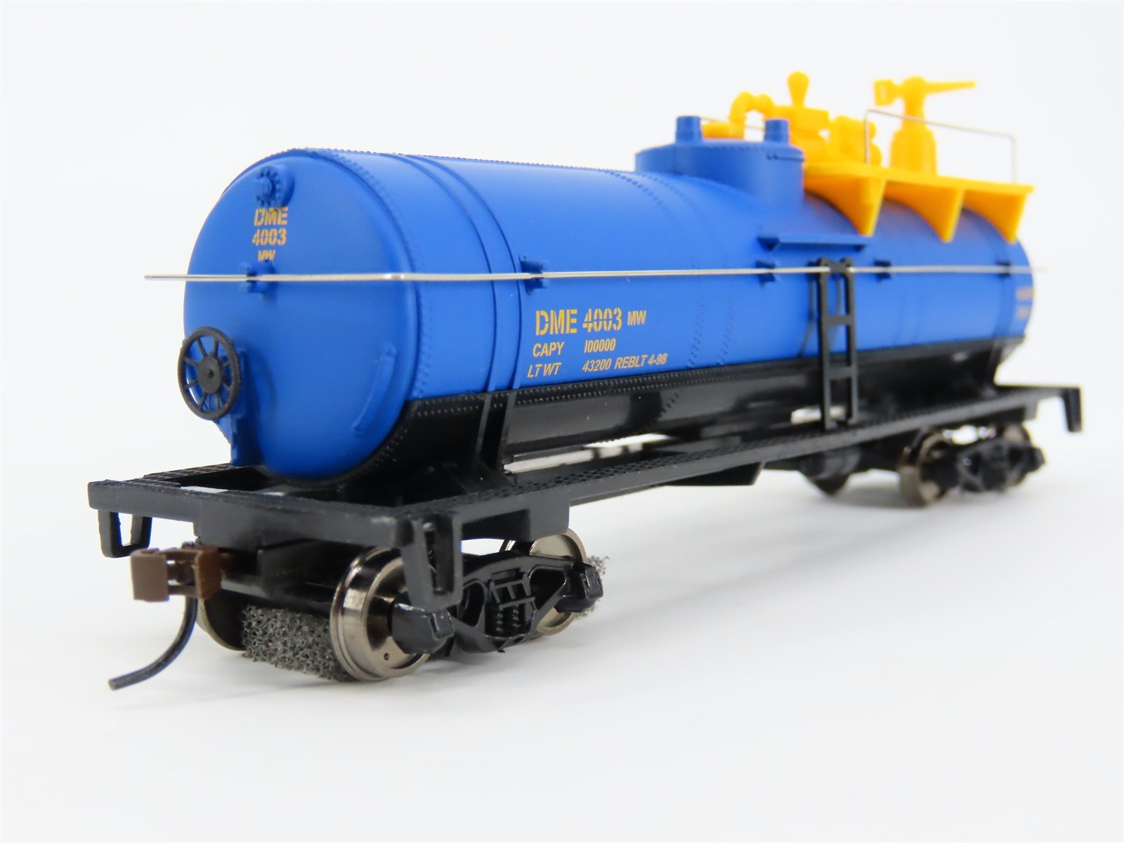 HO Scale Walthers Trainline 931-1790 DM&E Railroad Firefighting Tank Car #4003