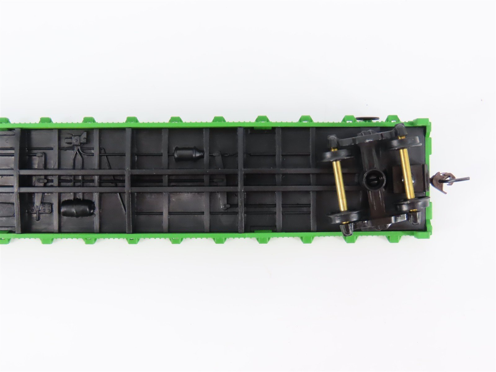 HO Scale Walthers Trainline 931-601 BN Burlington Northern 50' Flat Car #621857