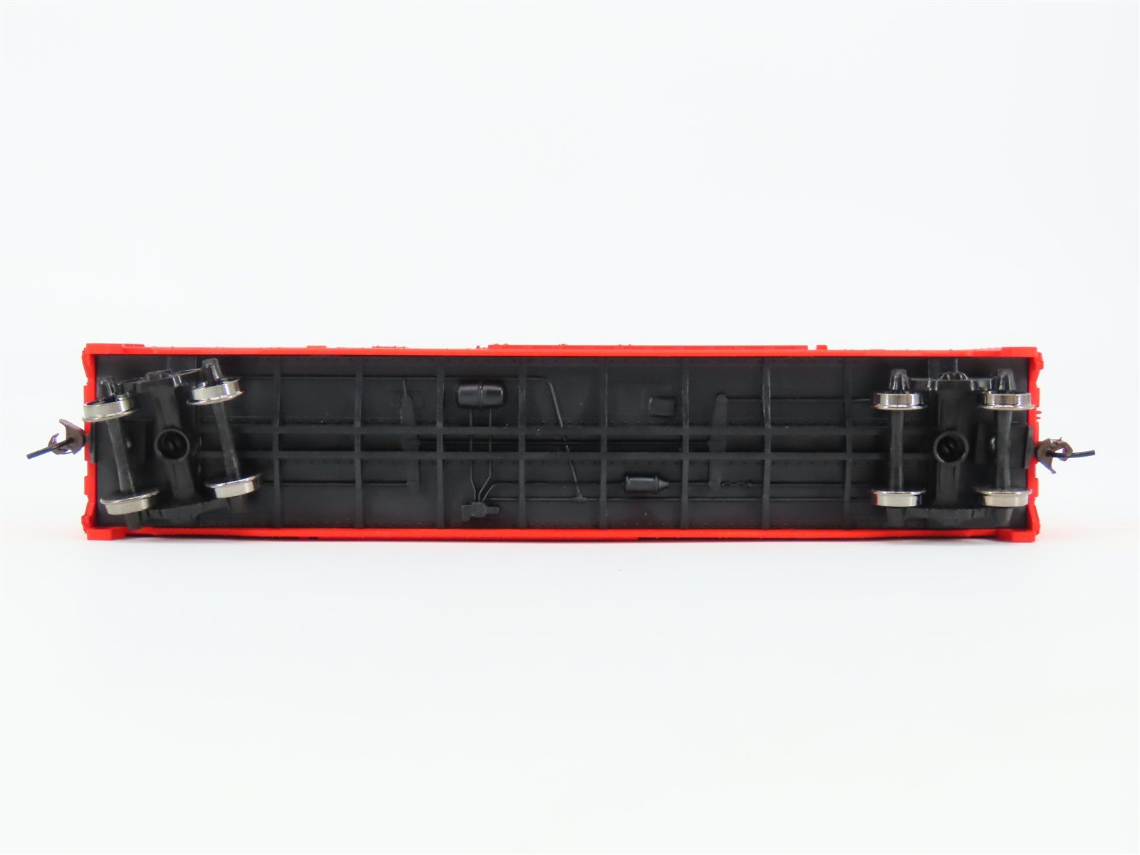 HO Scale Walthers Trainline 931-1406 NH New Haven Plug Door Box Car #38220