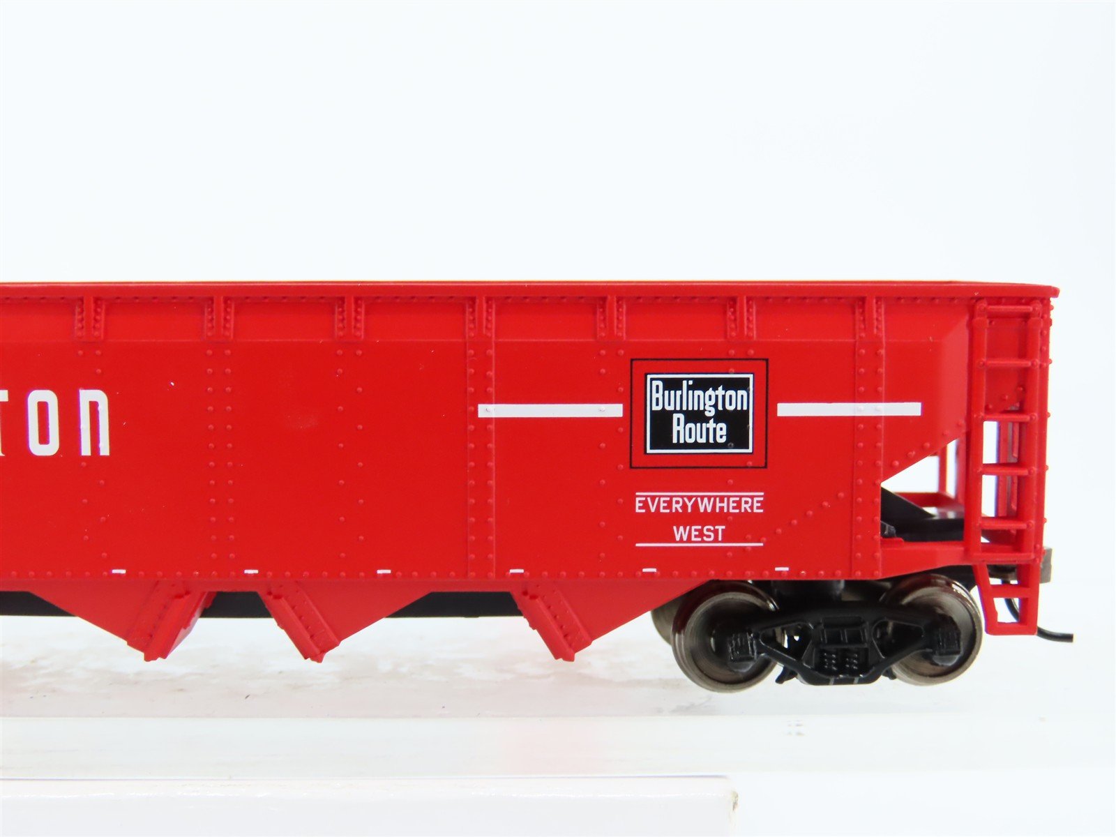 HO Scale Walthers Trainline 931-1657 CB&Q Burlington Route 4-Bay Hopper #172499