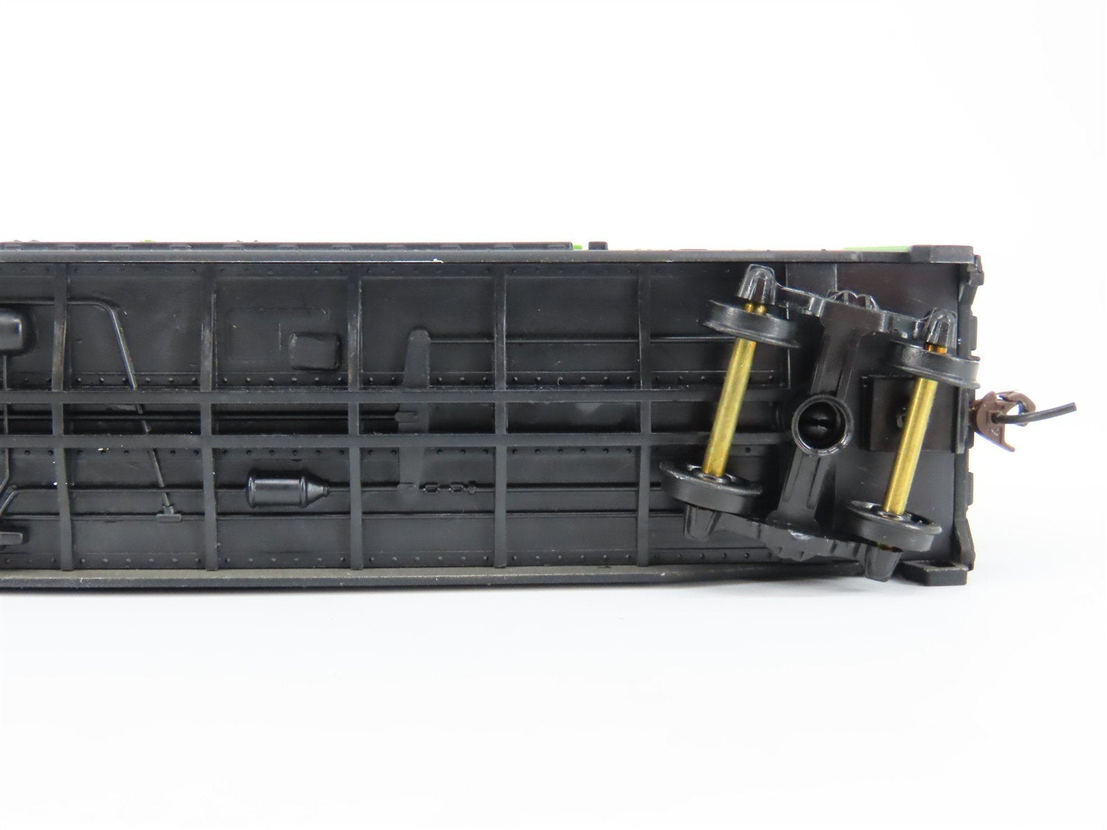 HO Scale Walthers Trainline 931-673 CP Canadian Pacific 50' Box Car #81046