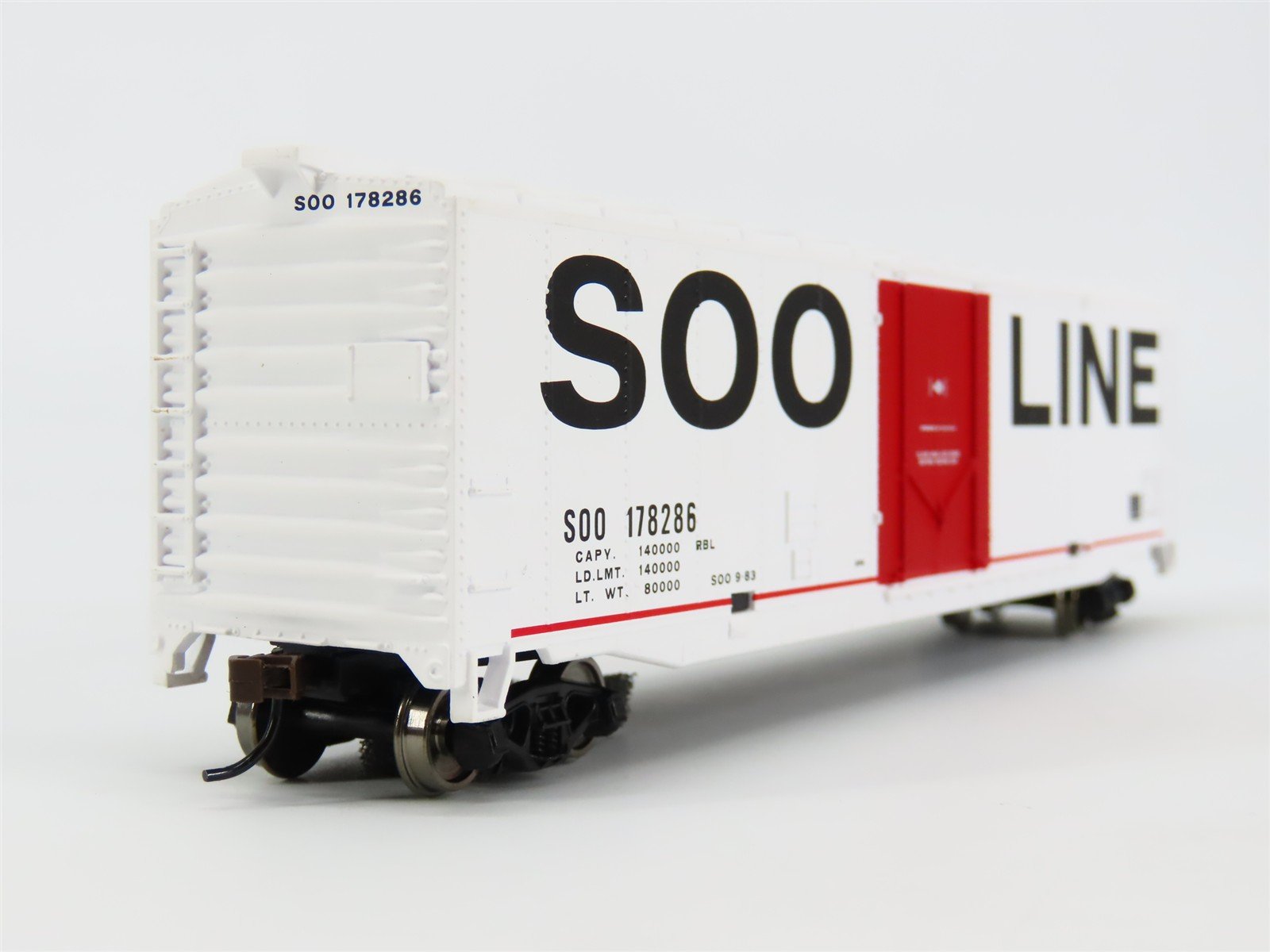 HO Scale Walthers Trainline 931-1671 SOO Line 50' Plug Door Box Car #178286