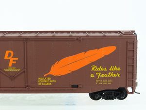 HO Scale Walthers Trainline 931-675 WP Western Pacific Feather Box Car #56057