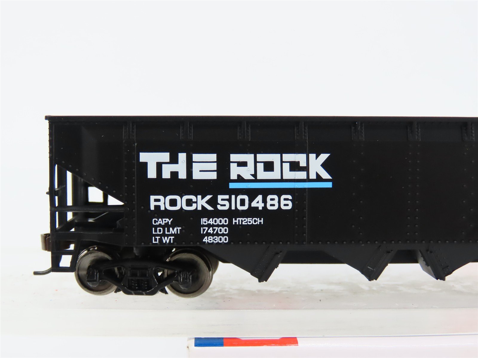 HO Scale Walthers Trainline 931-1423 ROCK Rock Island 4-Bay Hopper #510486