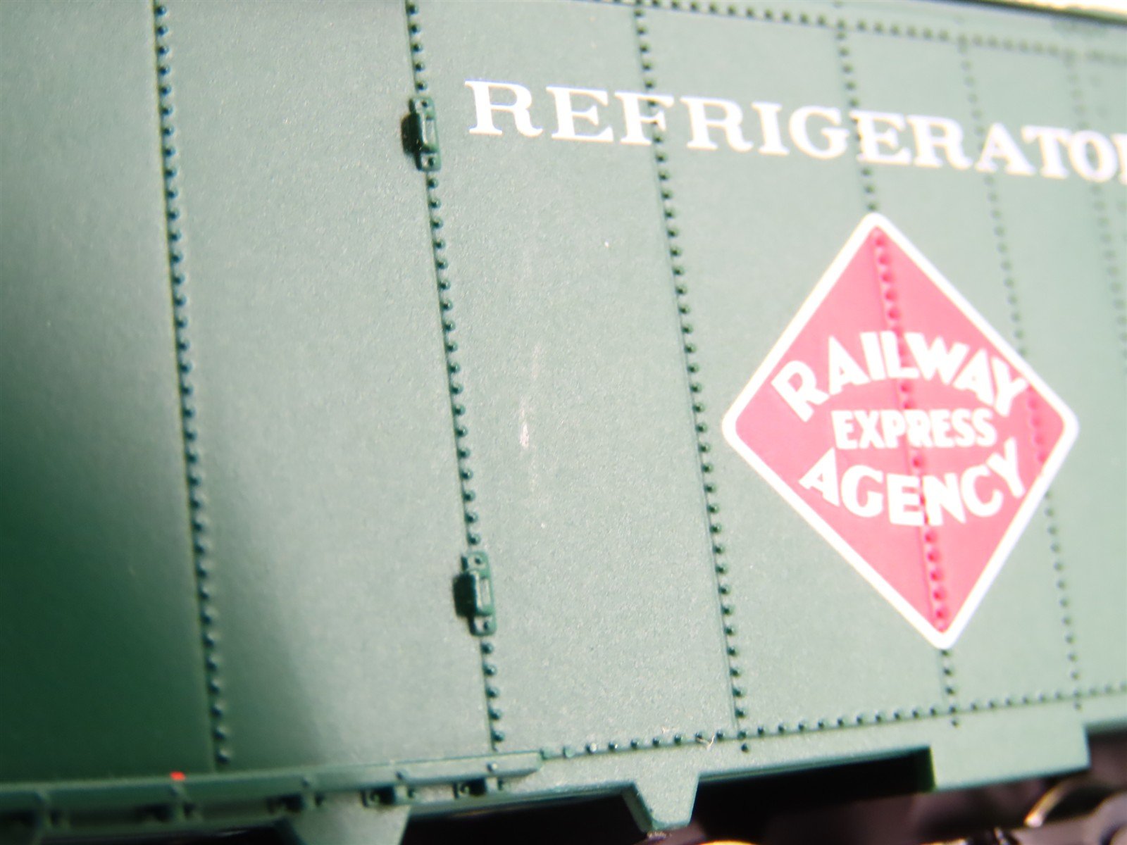 HO Scale Walthers 932-6241 REX Railway Express Agency 50' Reefer