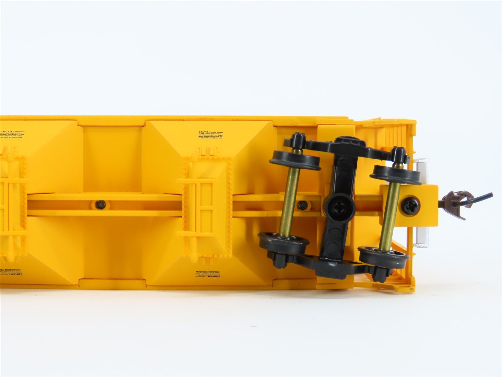 HO Scale Walthers 932-5377 CNW Chicago North Western 2-Bay Hopper #169264