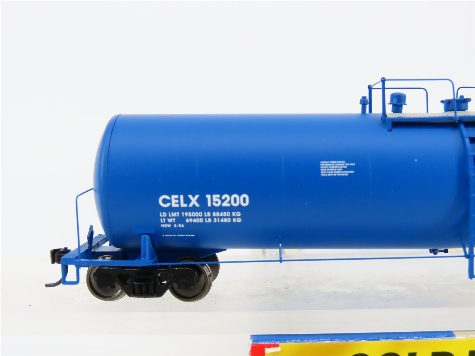 HO Scale Walthers Gold Line 932-7274 CELX Funnel Flow Tank Car #15200