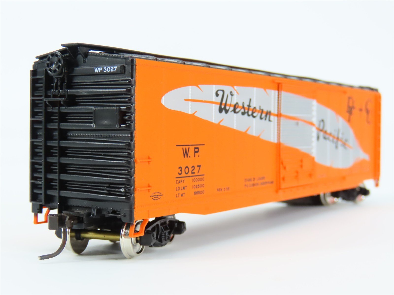 HO Scale Accurail Accuready 82070 WP Western Pacific Feather 50' Box Car #3027