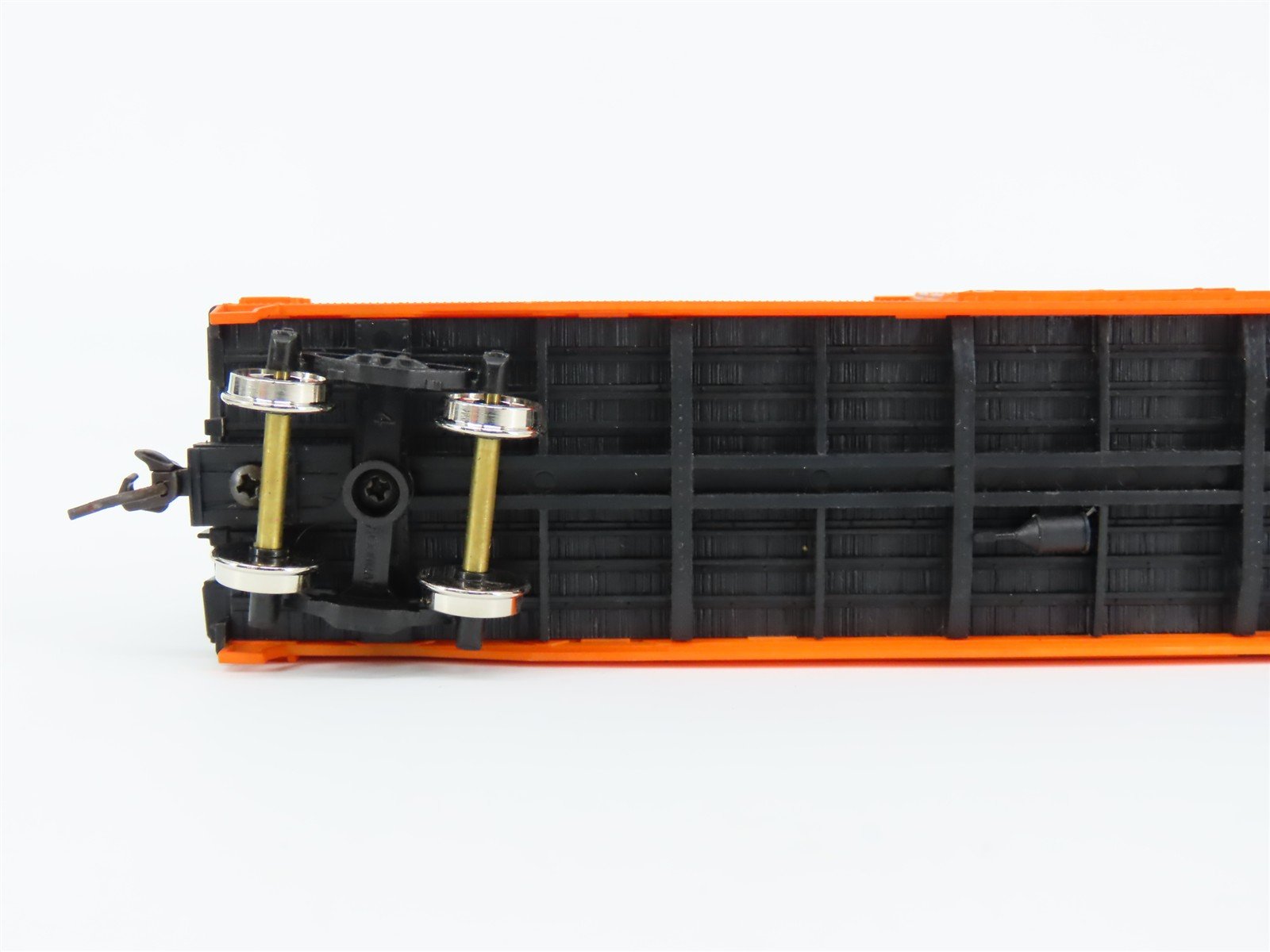 HO Scale Accurail Accuready 82070 WP Western Pacific Feather 50' Box Car #3027