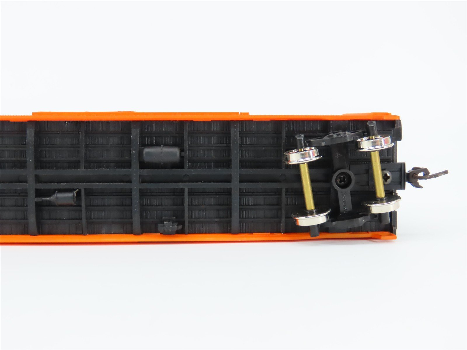 HO Scale Accurail Accuready 82070 WP Western Pacific Feather 50' Box Car #3027