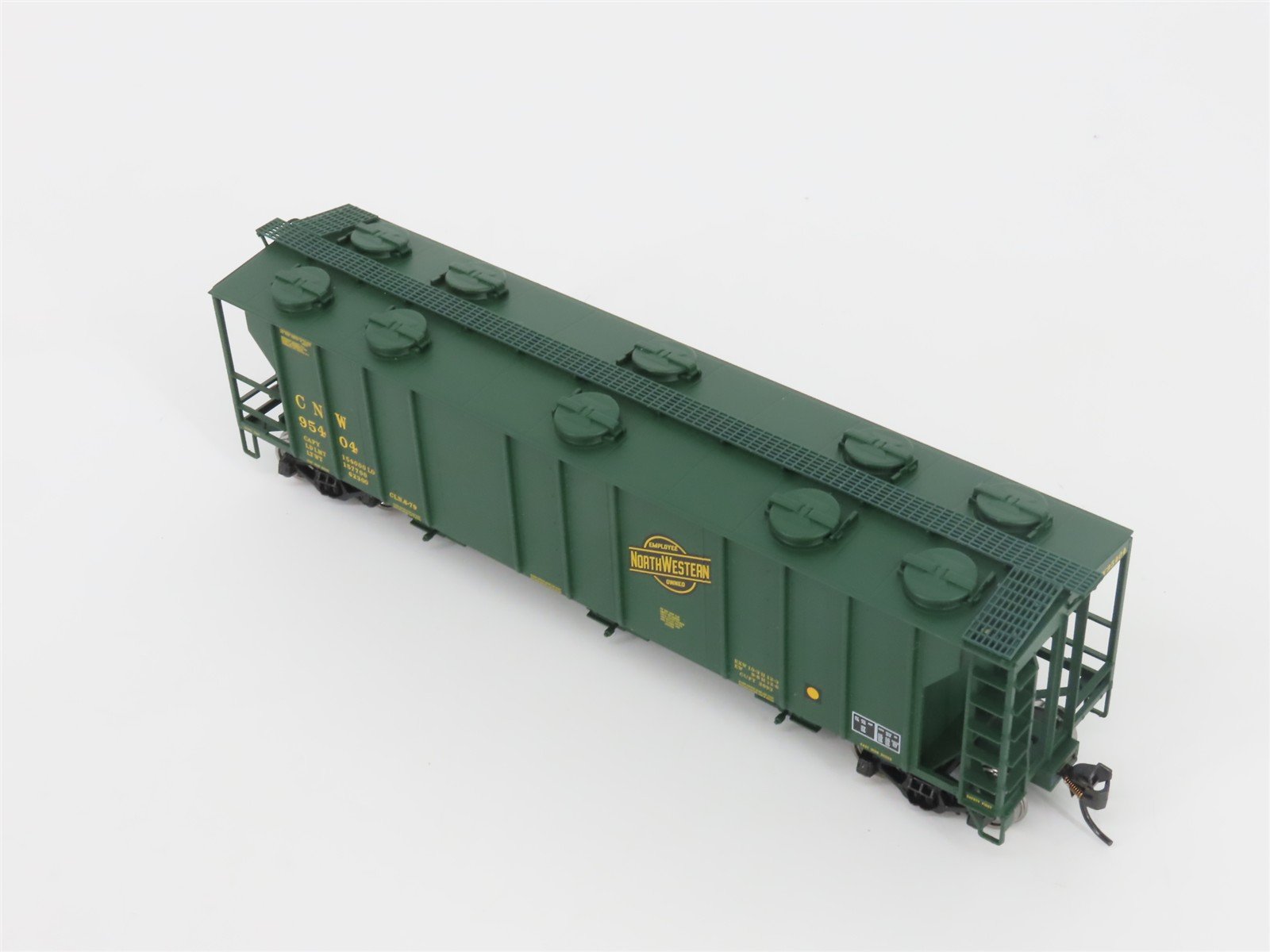 HO Scale Walthers Gold Line 932-7973 CNW PS2 3-Bay Covered Hopper #9540
