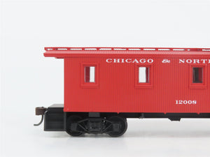 HO Scale Walthers 932-7506 CNW 30' Offset Cupola Wood Caboose #12008