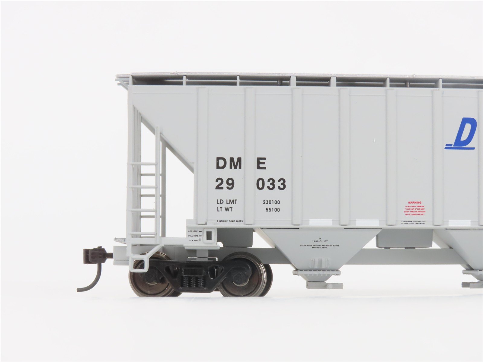 HO Walthers Gold Line 932-5381 DM&E Trinity 100-Ton 2-Bay Covered Hopper #29033