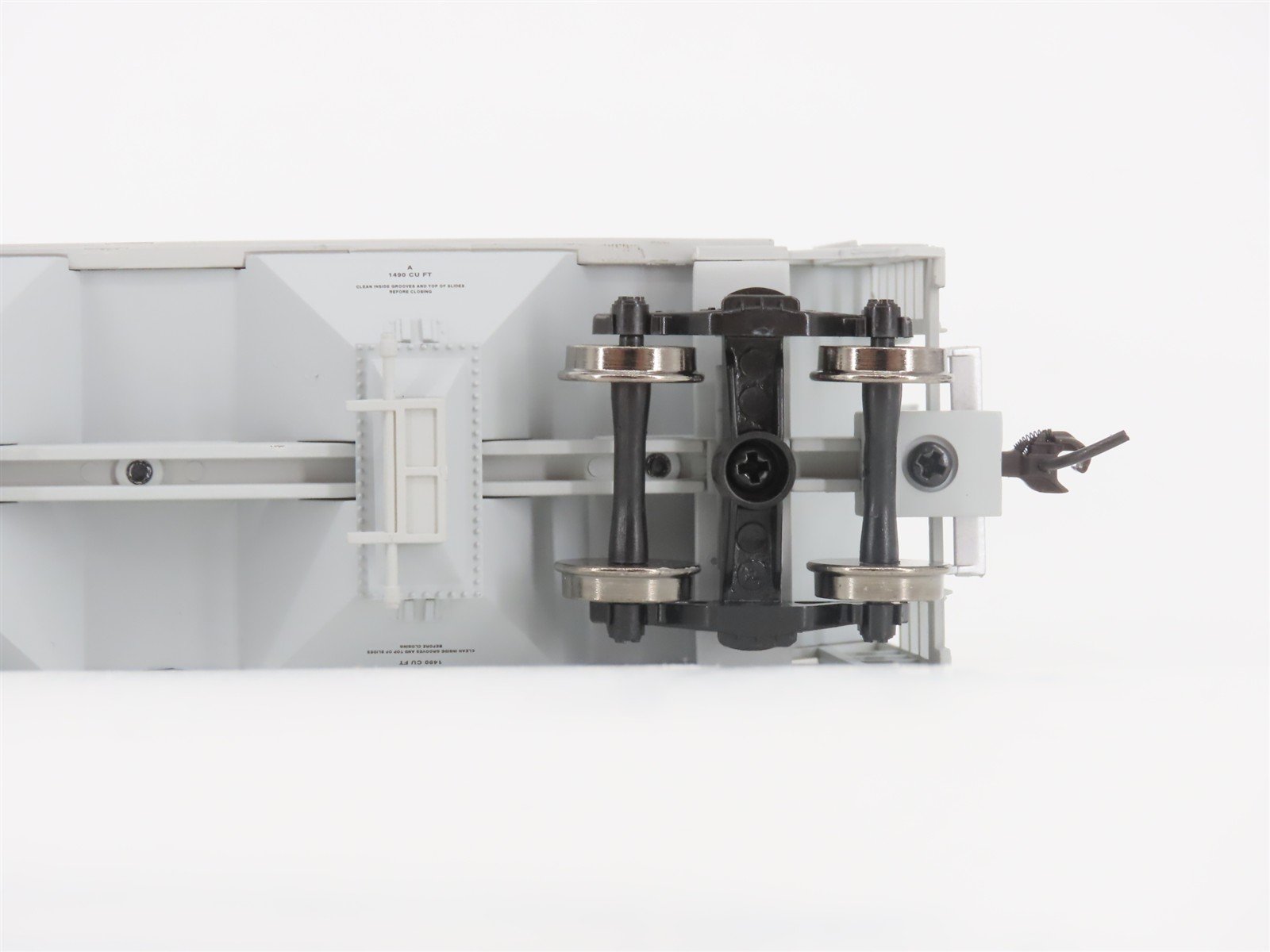 HO Walthers Gold Line 932-5381 DM&E Trinity 100-Ton 2-Bay Covered Hopper #29033