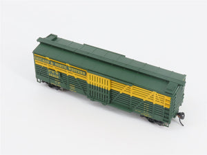 HO Walthers Mainline 910-4502 CNW Chicago & North Western 40' Stock Car #14303