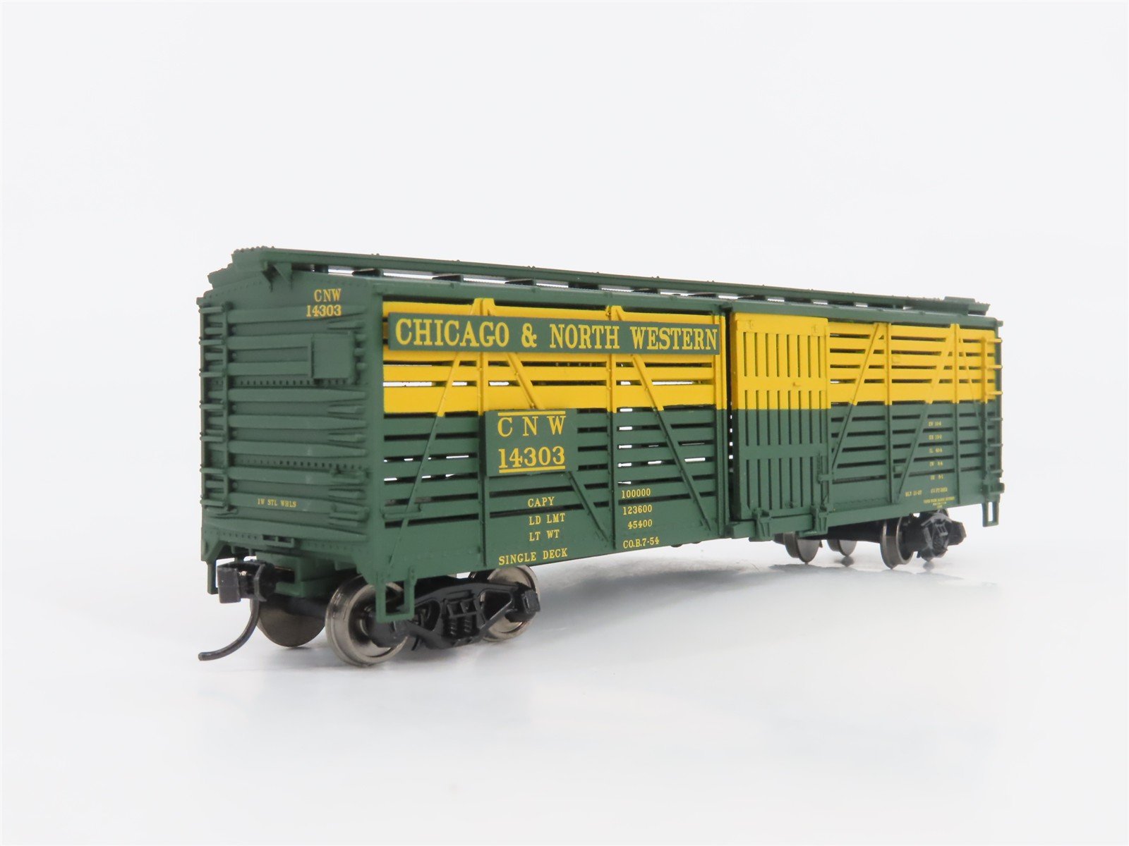 HO Walthers Mainline 910-4502 CNW Chicago & North Western 40' Stock Car #14303