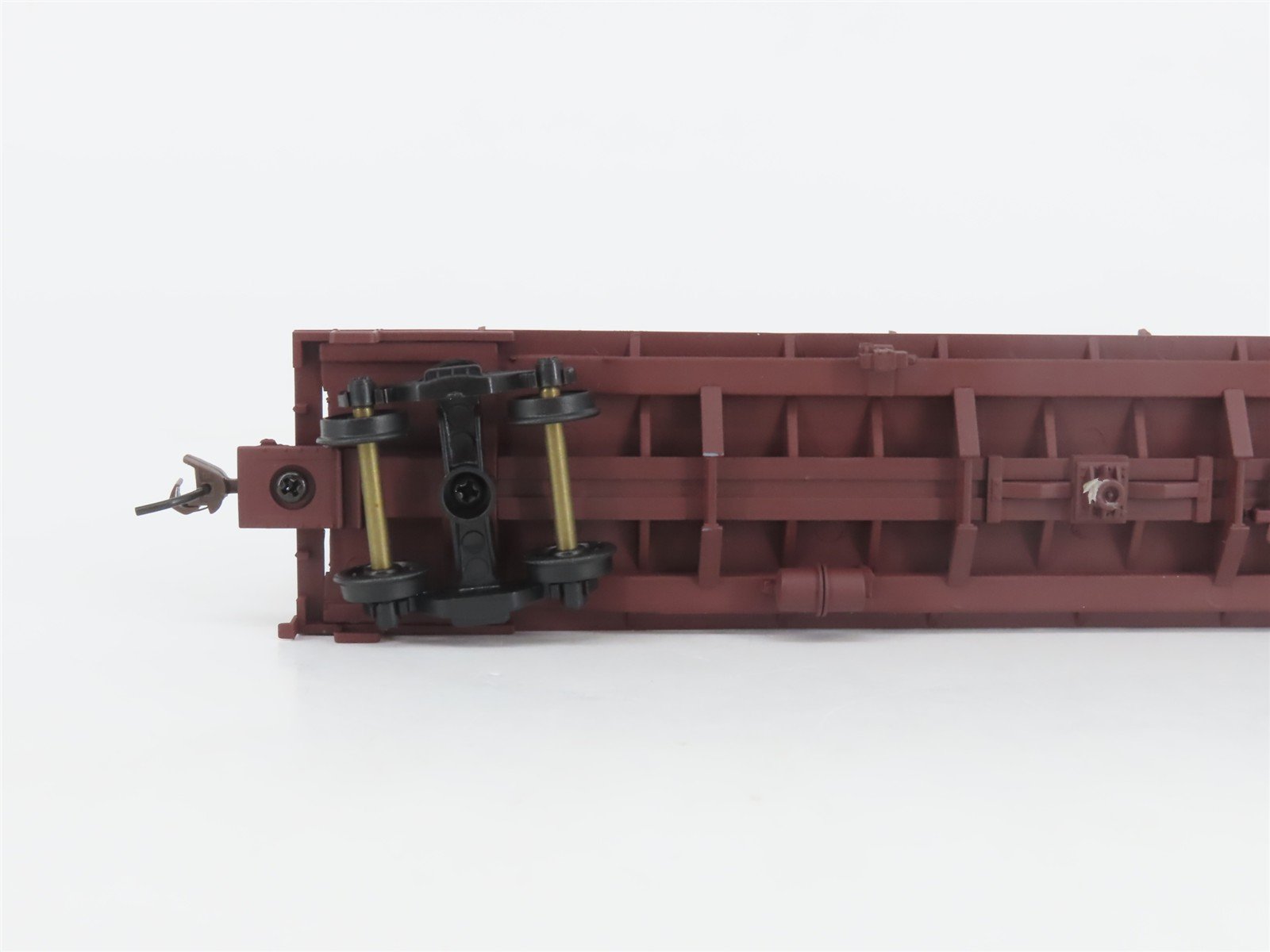 HO Scale Walthers 932-3824 BNSF Railway Round-Hood Cushion Coil Car #534005