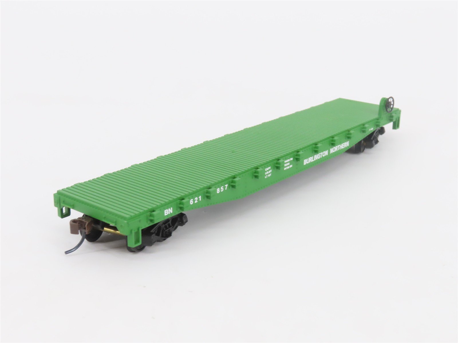 HO Scale Walthers Trainline 931-601 BN Burlington Northern 50' Flat Car #621857