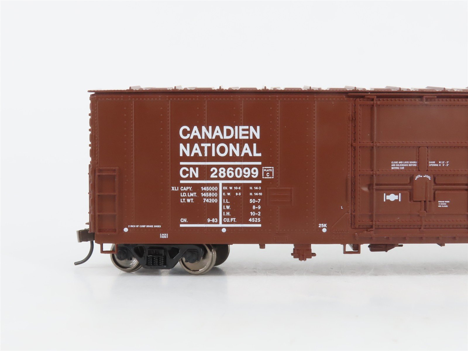 HO Walthers Trainline 931-1801 CN Canadian National Insulated Box Car #286099