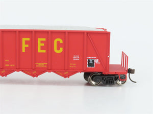 HO Walthers Gold 932-37070 FEC 40' 3-Bay Ortner Aggregate Hoppers 3-Pack w/ Load