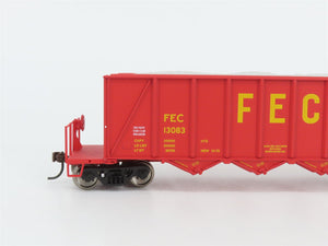 HO Walthers Gold 932-37070 FEC 40' 3-Bay Ortner Aggregate Hoppers 3-Pack w/ Load