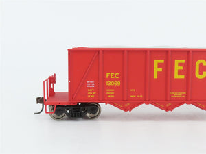 HO Walthers Gold 932-37070 FEC 40' 3-Bay Ortner Aggregate Hoppers 3-Pack w/ Load