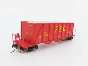 HO Walthers Gold 932-37070 FEC 40' 3-Bay Ortner Aggregate Hoppers 3-Pack w/ Load