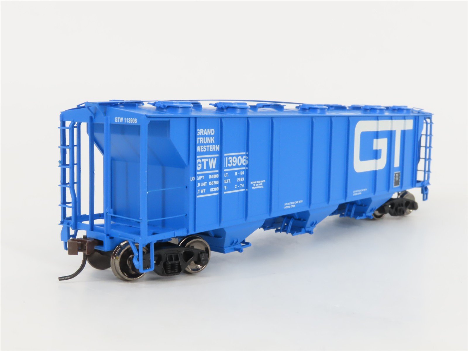 HO Scale Athearn 93726 GTW Grand Trunk Western 3-Bay Covered Hopper #113906