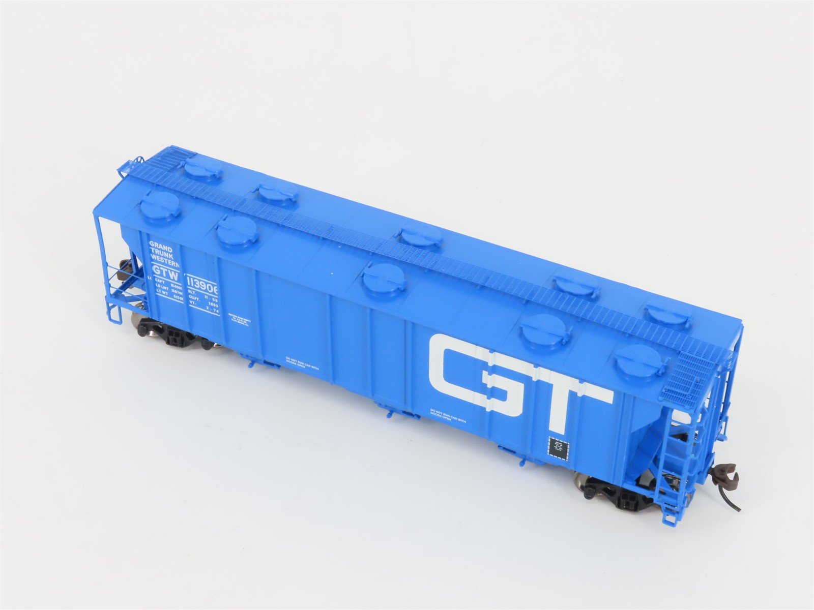 HO Scale Athearn 93726 GTW Grand Trunk Western 3-Bay Covered Hopper #113906