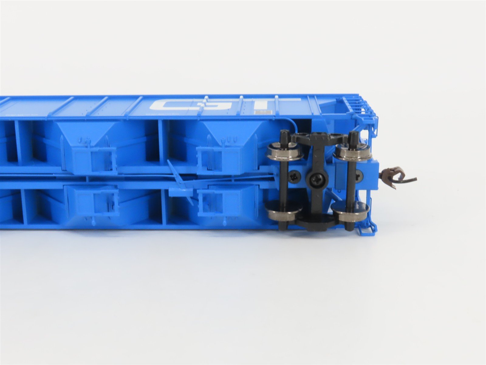 HO Scale Athearn 93726 GTW Grand Trunk Western 3-Bay Covered Hopper #113906