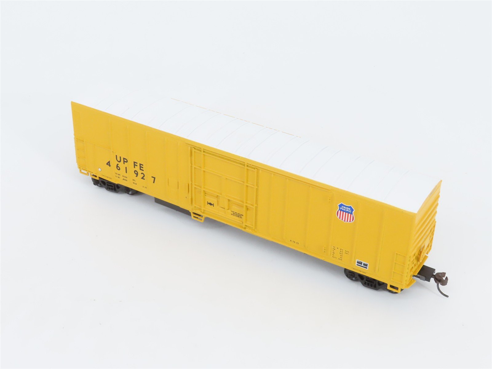 HO Athearn 7113 UPFE Pacific Fruit Express Union Pacific 57' Mech Reefer #461927