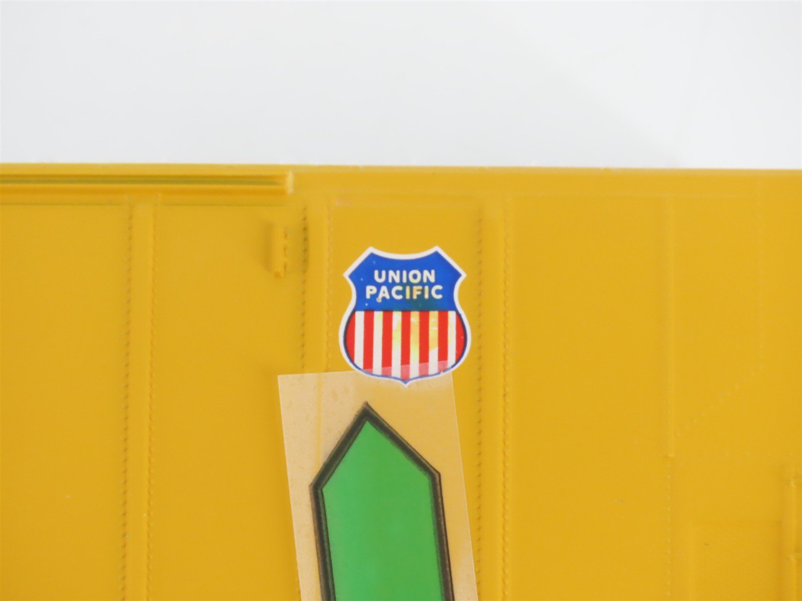 HO Athearn 7113 UPFE Pacific Fruit Express Union Pacific 57' Mech Reefer #461927