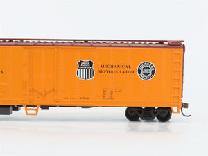 HO Scale Athearn 7553 PFE Pacific Fruit Express 50' Mech Reefer #301123