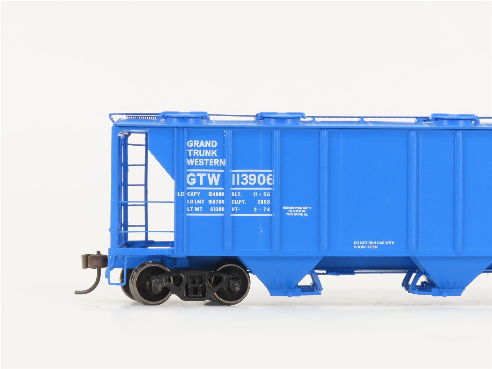 HO Scale Athearn 93726 GTW Grand Trunk Western 3-Bay Covered Hopper #113906
