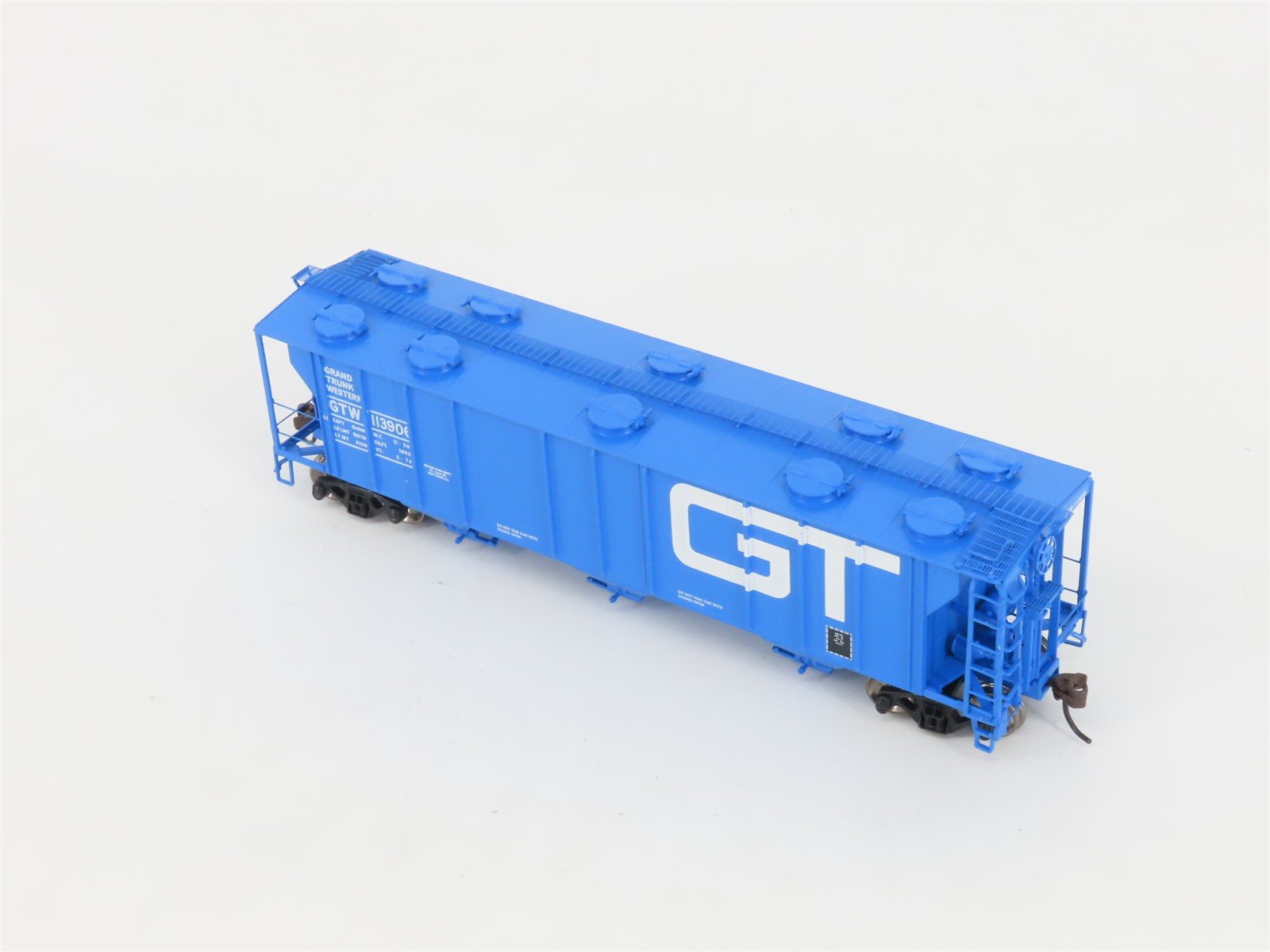 HO Scale Athearn 93726 GTW Grand Trunk Western 3-Bay Covered Hopper #113906