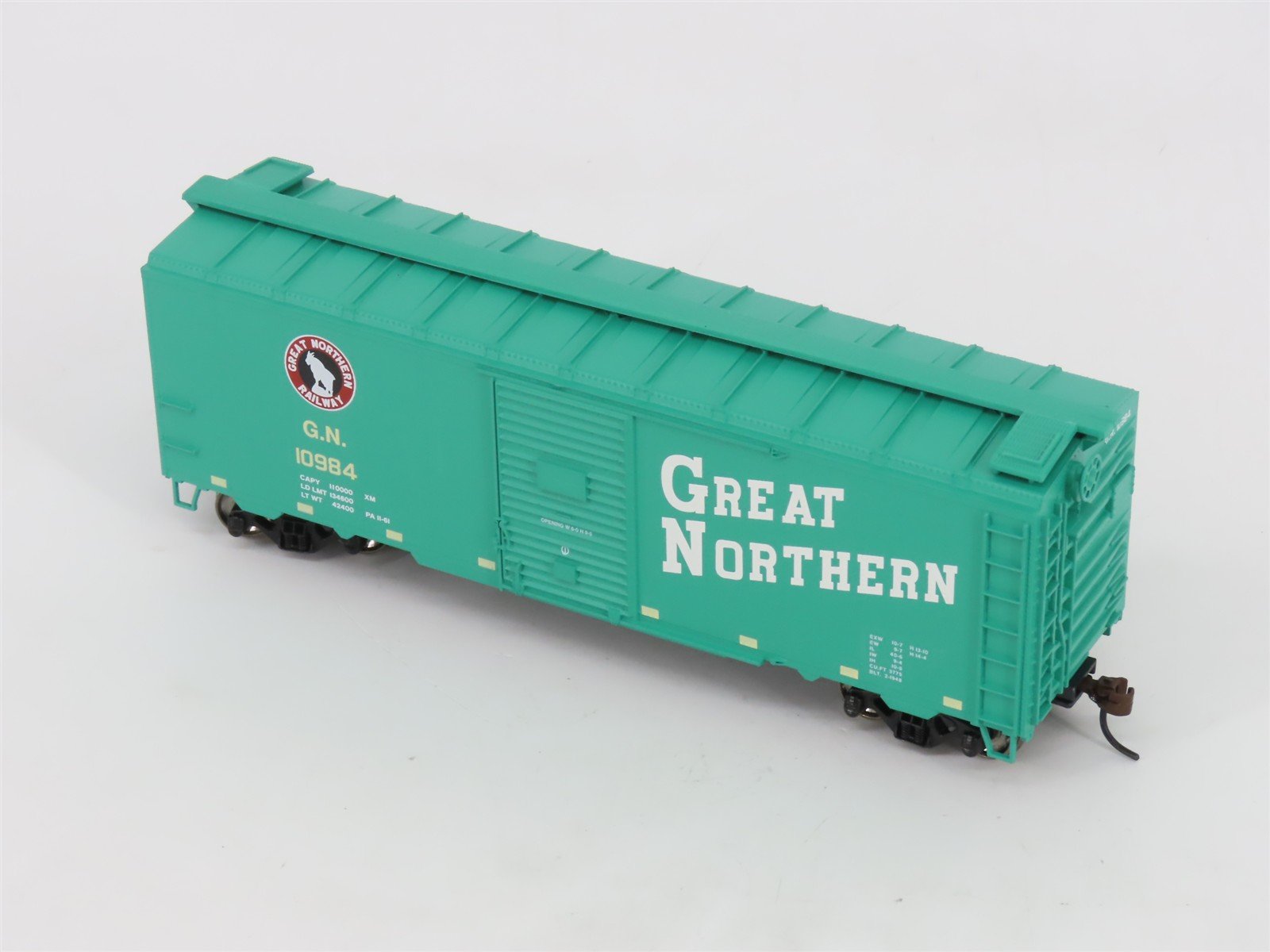 HO Scale Athearn 70096 GN Great Northern 40' Youngstown Door Box Car #10984