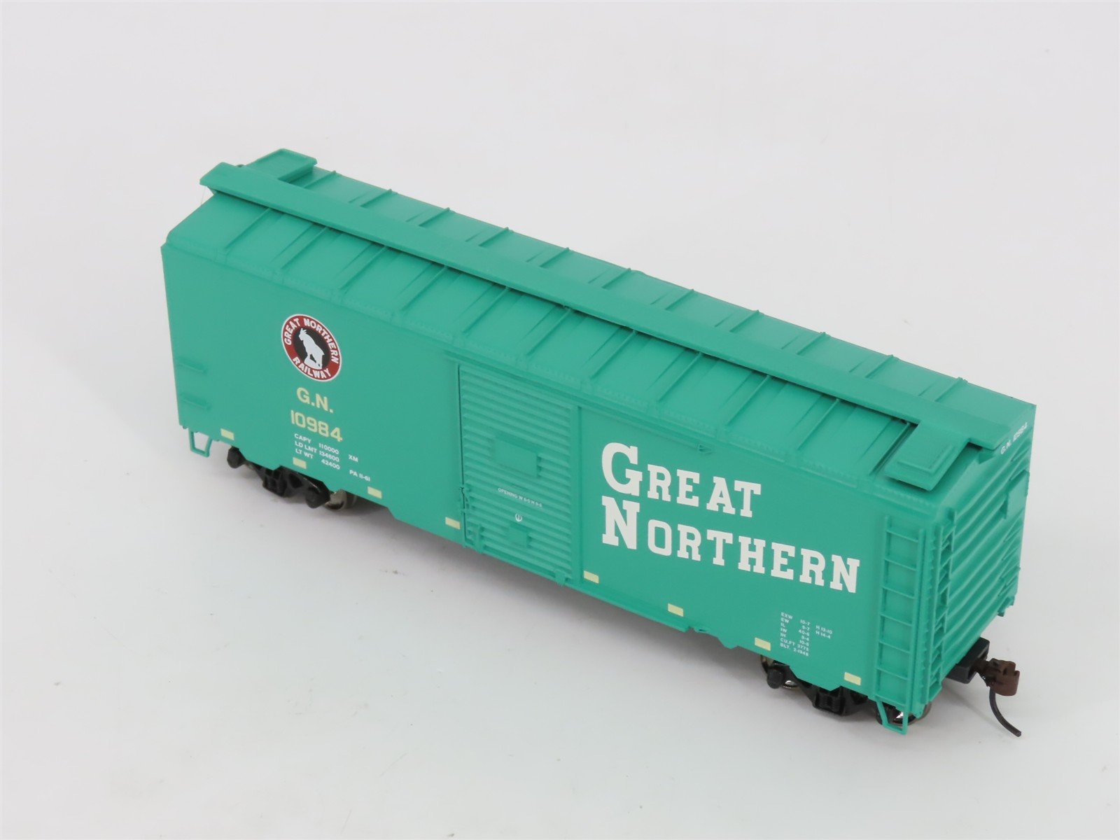 HO Scale Athearn 70096 GN Great Northern 40' Youngstown Door Box Car #10984