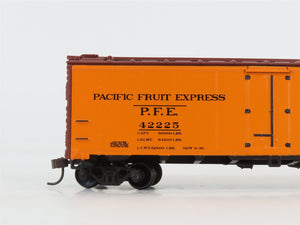 HO Scale Athearn 7127 PFE Pacific Fruit Express 40' Steel Reefer #42225