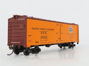 HO Scale Athearn 7127 PFE Pacific Fruit Express 40' Steel Reefer #42225