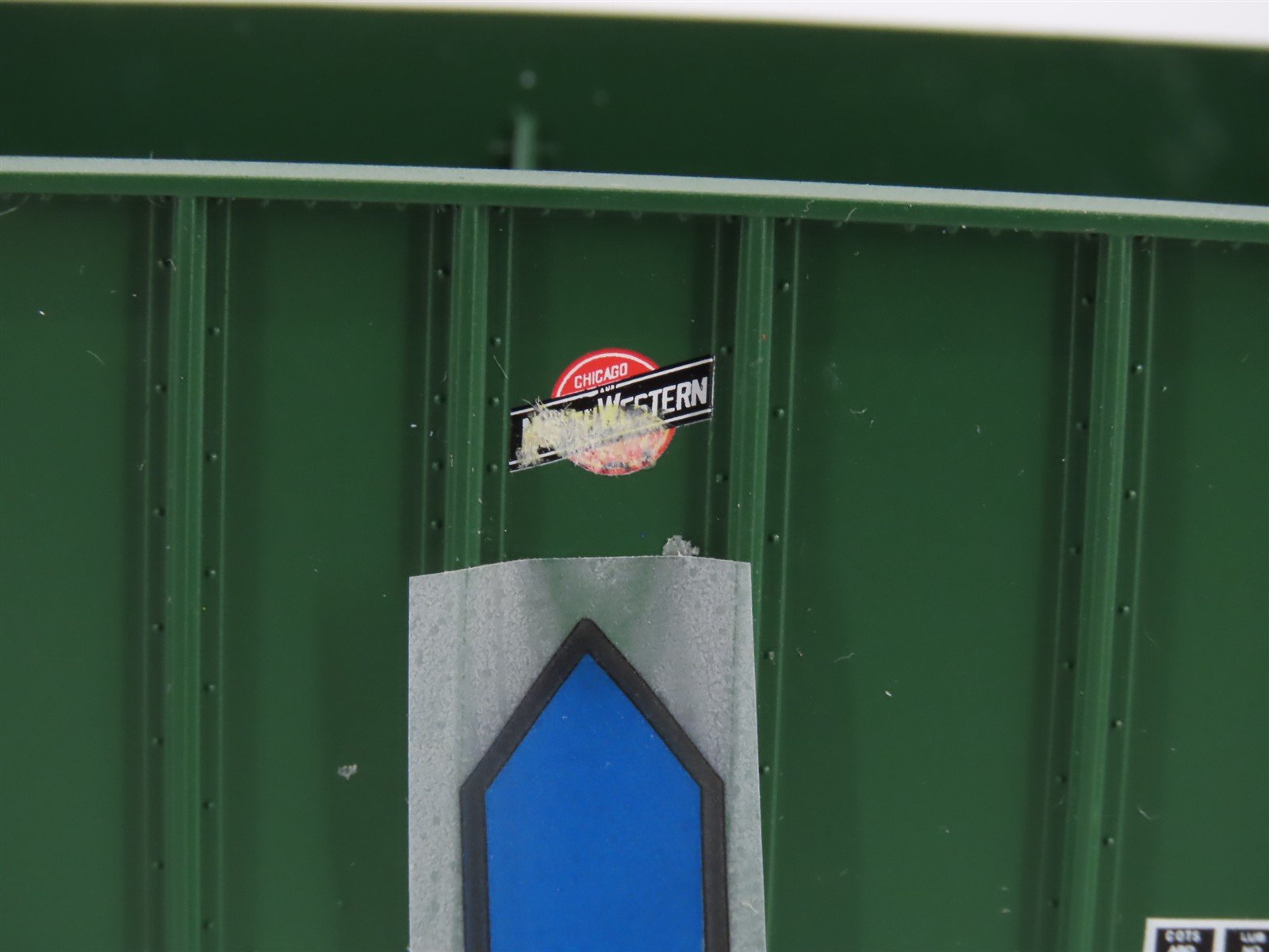 HO Scale Bowser Executive 40630 CNW Chicago & North Western 3-Bay Hopper #135290