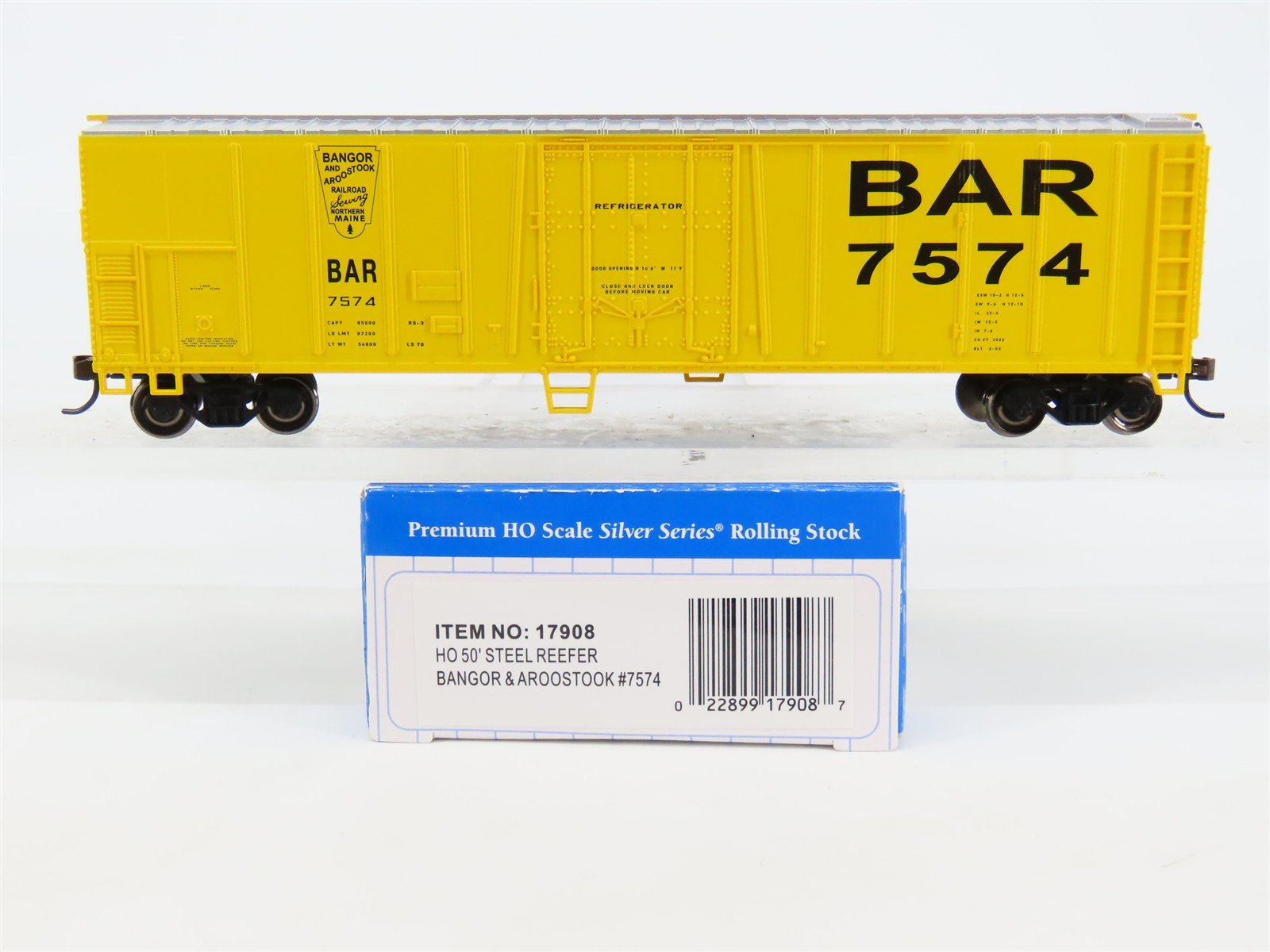 HO Scale Bachmann Silver Series 17908 BAR Bangor & Aroostook 50' Reefer #7574