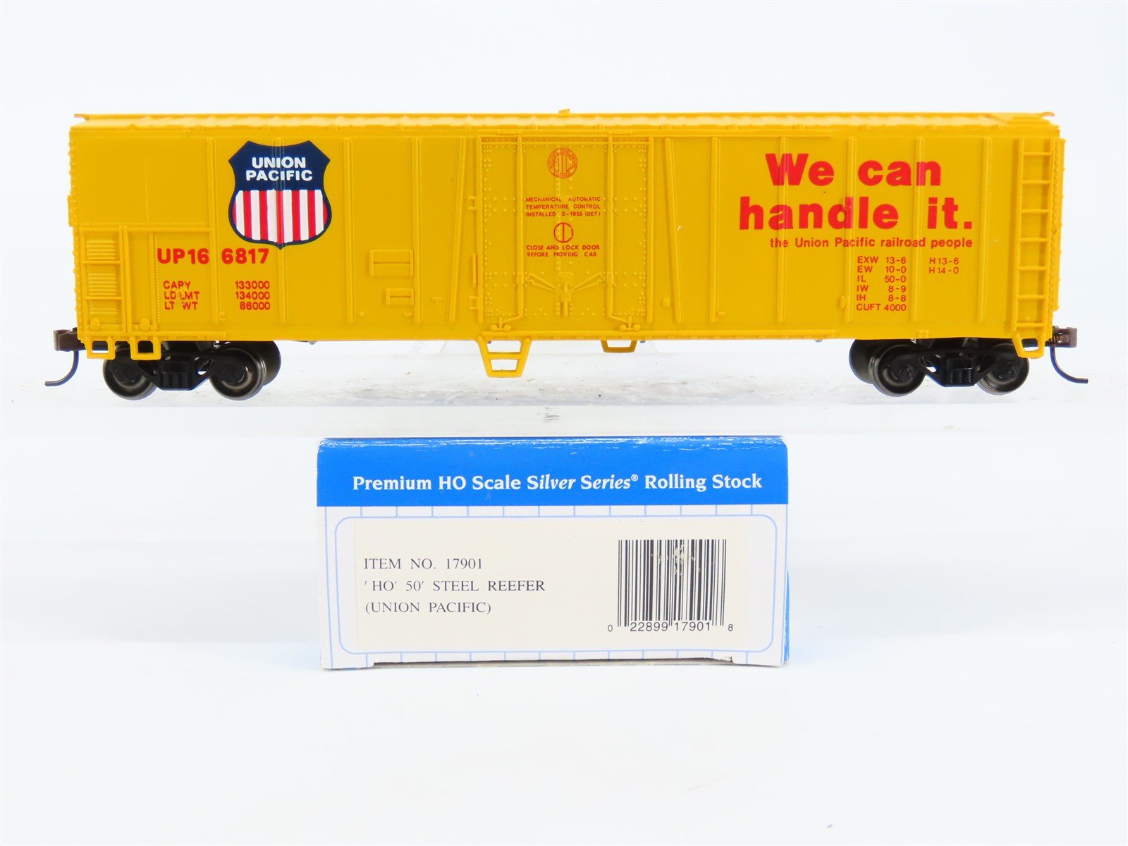 HO Scale Bachmann Silver Series 17901 UP Union Pacific 50' Steel Reefer #166817