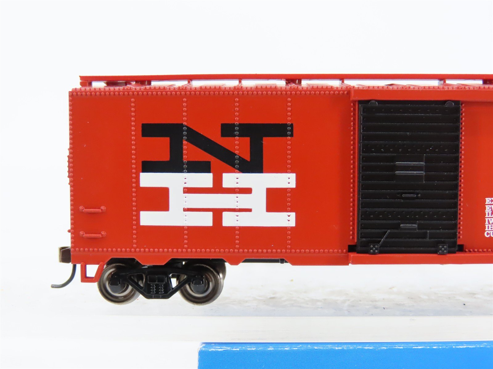 HO Scale Bachmann Silver Series 17031 NH New Haven 40' Box Car #39288