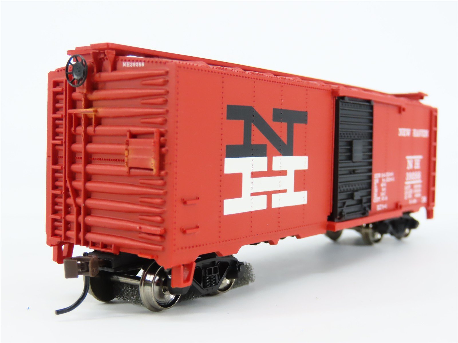 HO Scale Bachmann Silver Series 17031 NH New Haven 40' Box Car #39288
