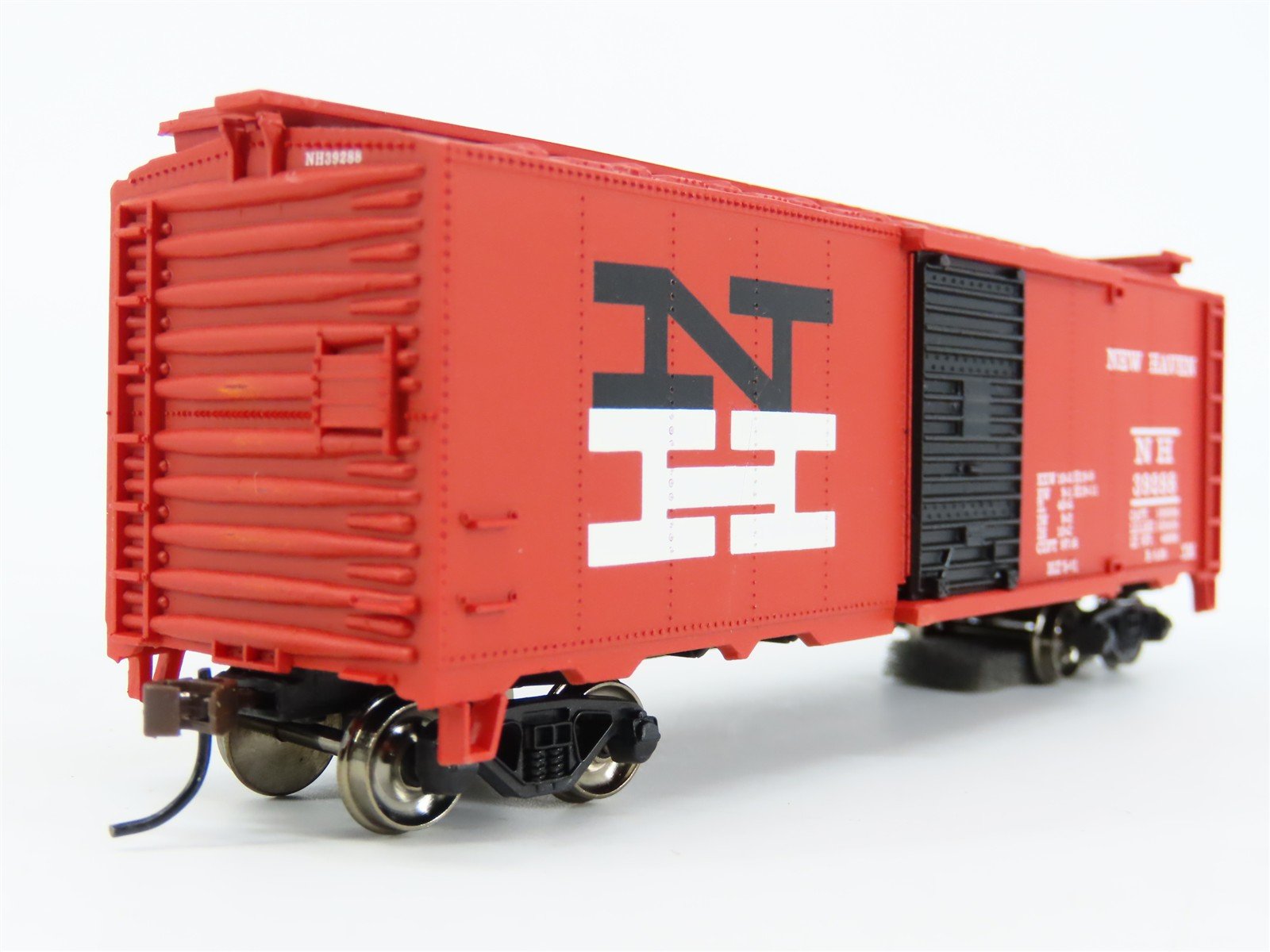 HO Scale Bachmann Silver Series 17031 NH New Haven 40' Box Car #39288