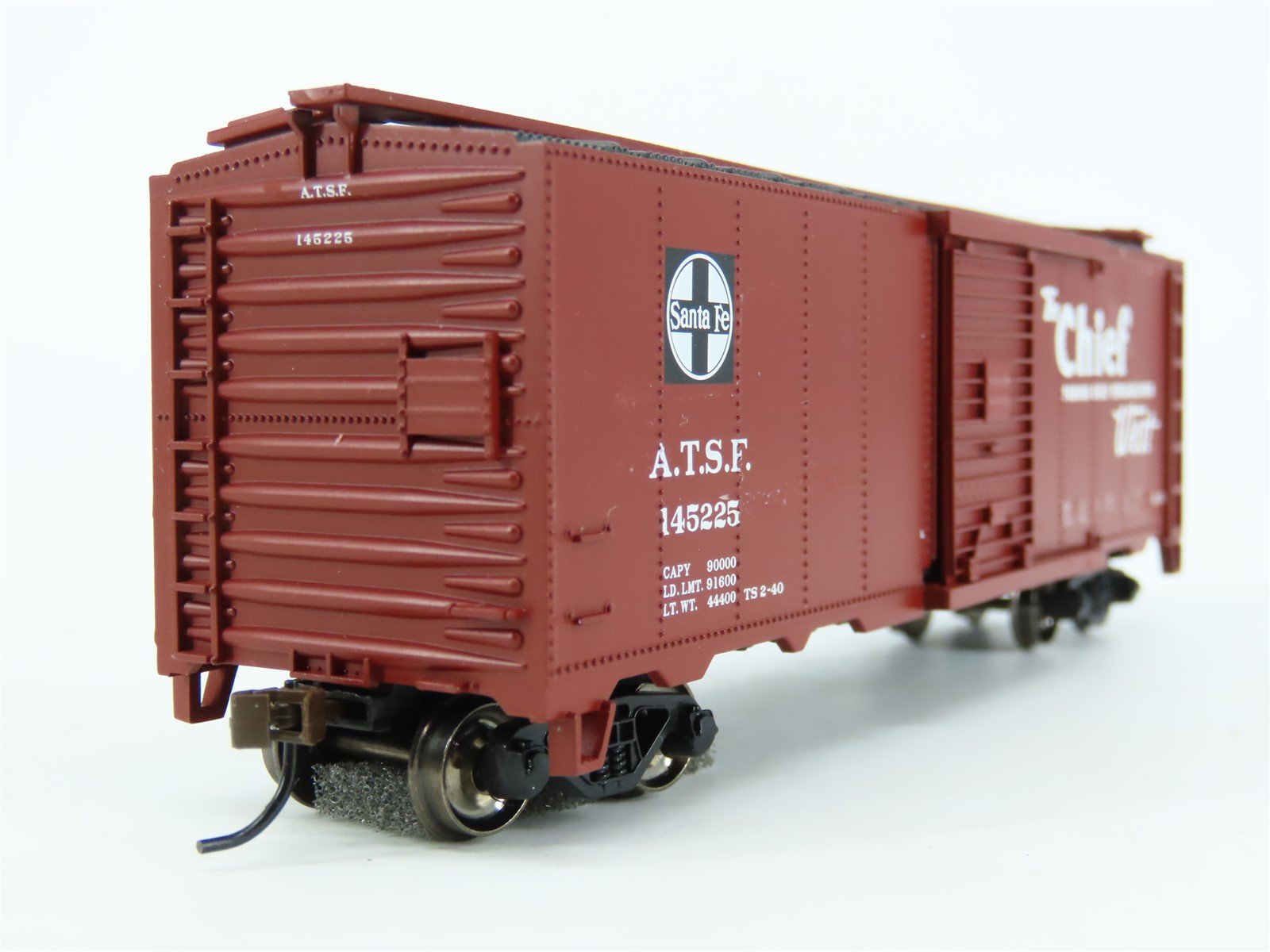 HO Scale Bachmann Silver Series 16505 ATSF The Chief West 40' Box Car #145225
