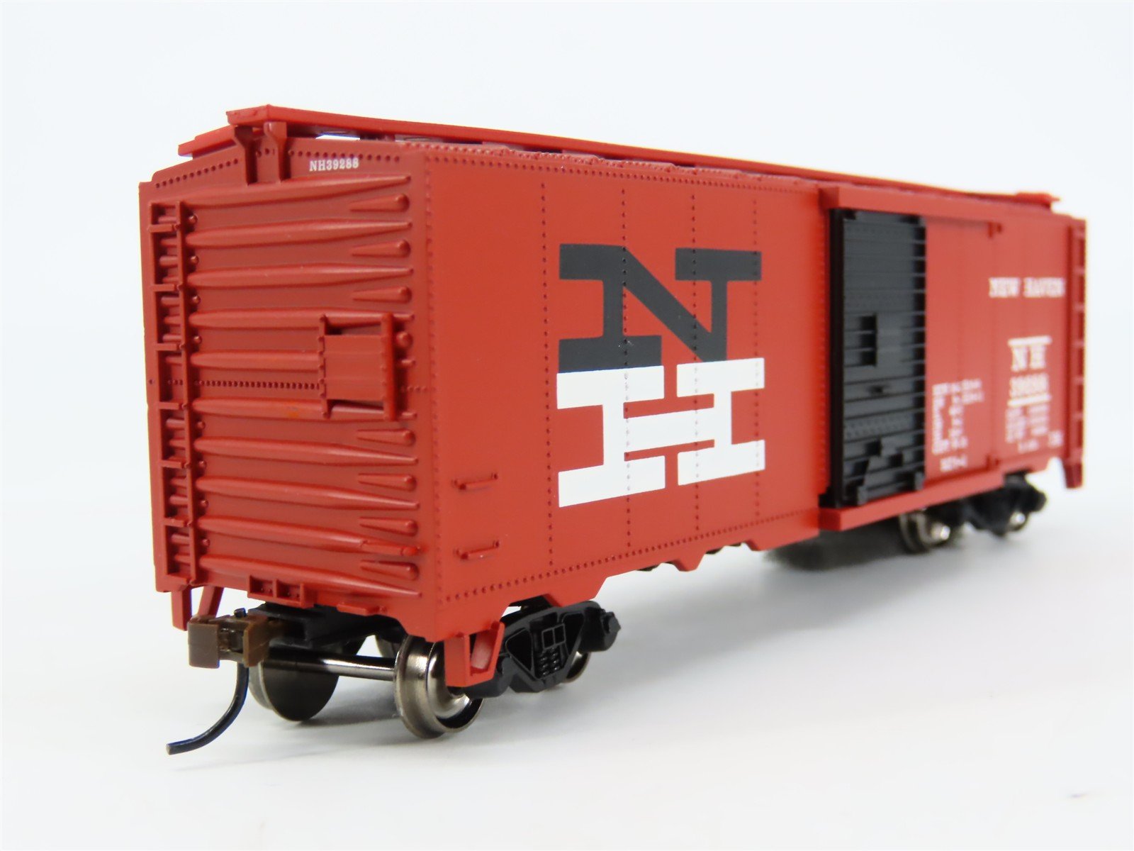 HO Scale Bachmann Silver Series 17031 NH New Haven 40' Box Car #39288