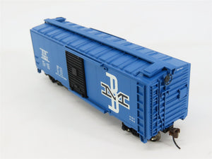 HO Scale Bachmann Silver Series 17048 BM Boston & Maine 40' Box Car #77027